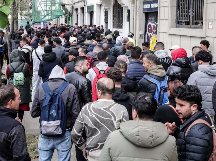 Reagrupación familiar y trámites vinculados en España Cita gratuita para regularización extraordinaria en España